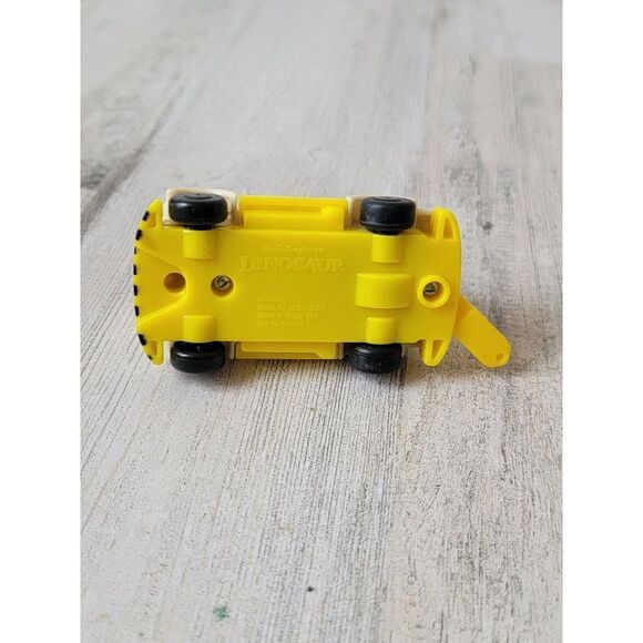 McDonald's Minnie Mouse Dinosaur Jurassic Park car toy figure - Picture 4 of 4